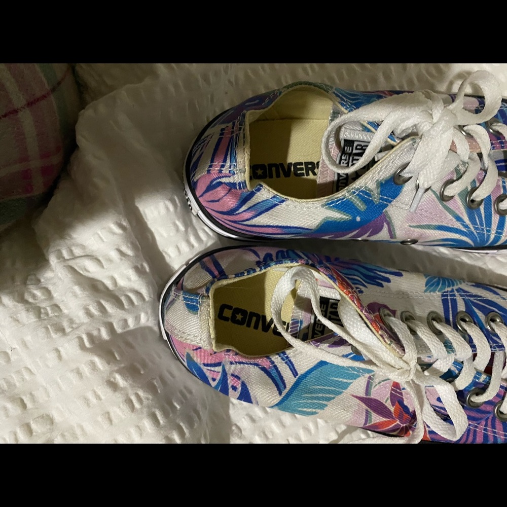 COPY - Converse - Picture 4 of 5